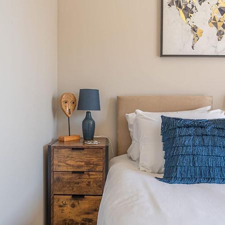 Superb One Bedroom Apartment In Coventry Cv1 *New* Luaran gambar